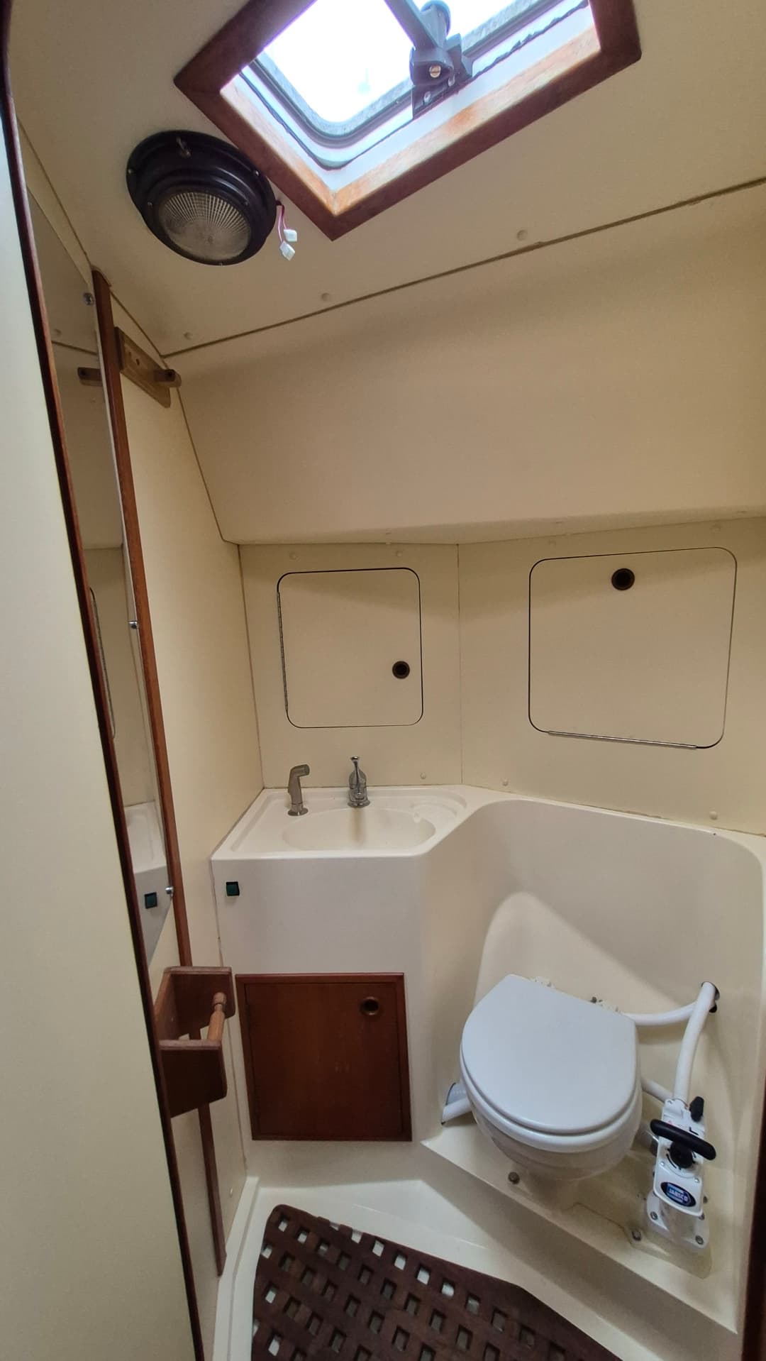 1988 Canadian Sailcraft CS 36 MERLIN