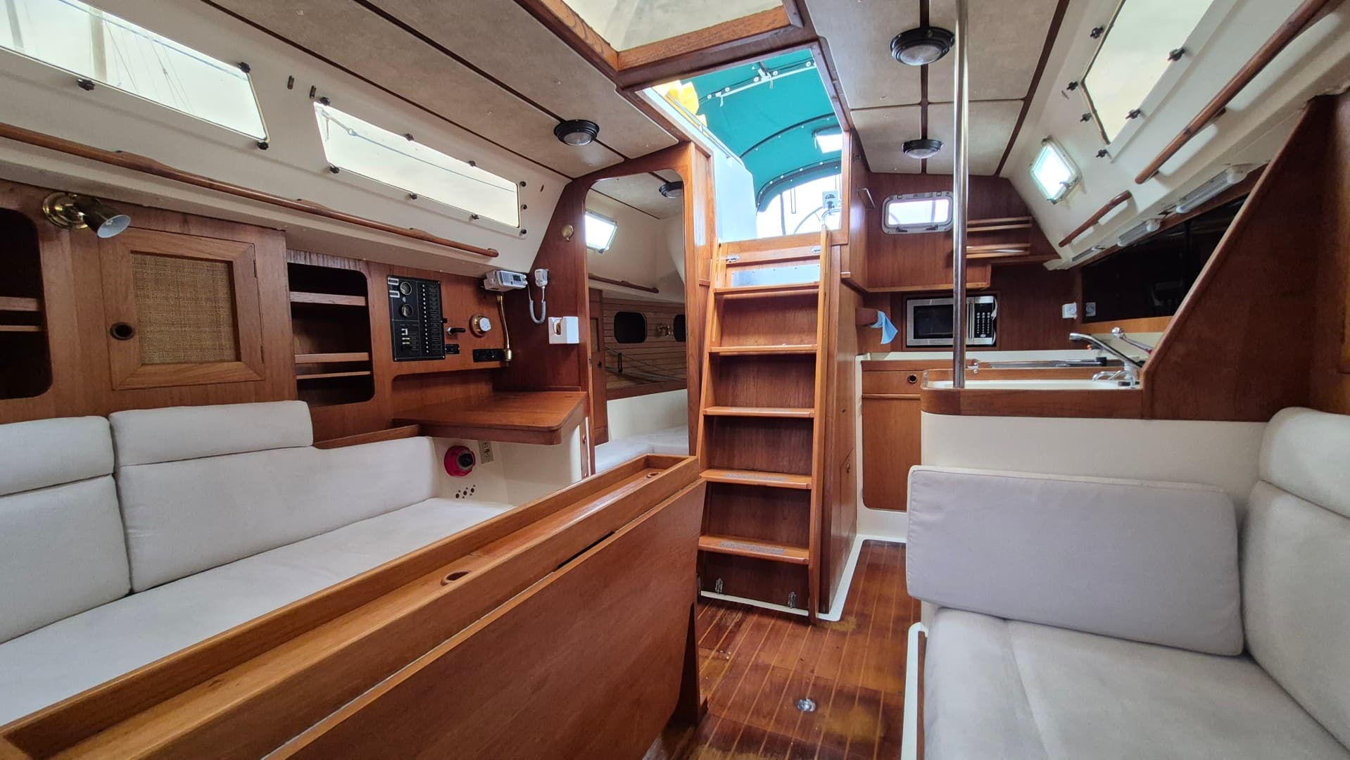1988 Canadian Sailcraft CS 36 MERLIN