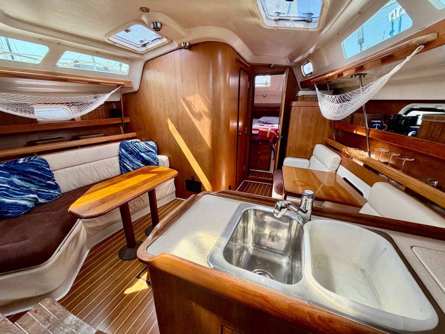 2003 Catalina  350