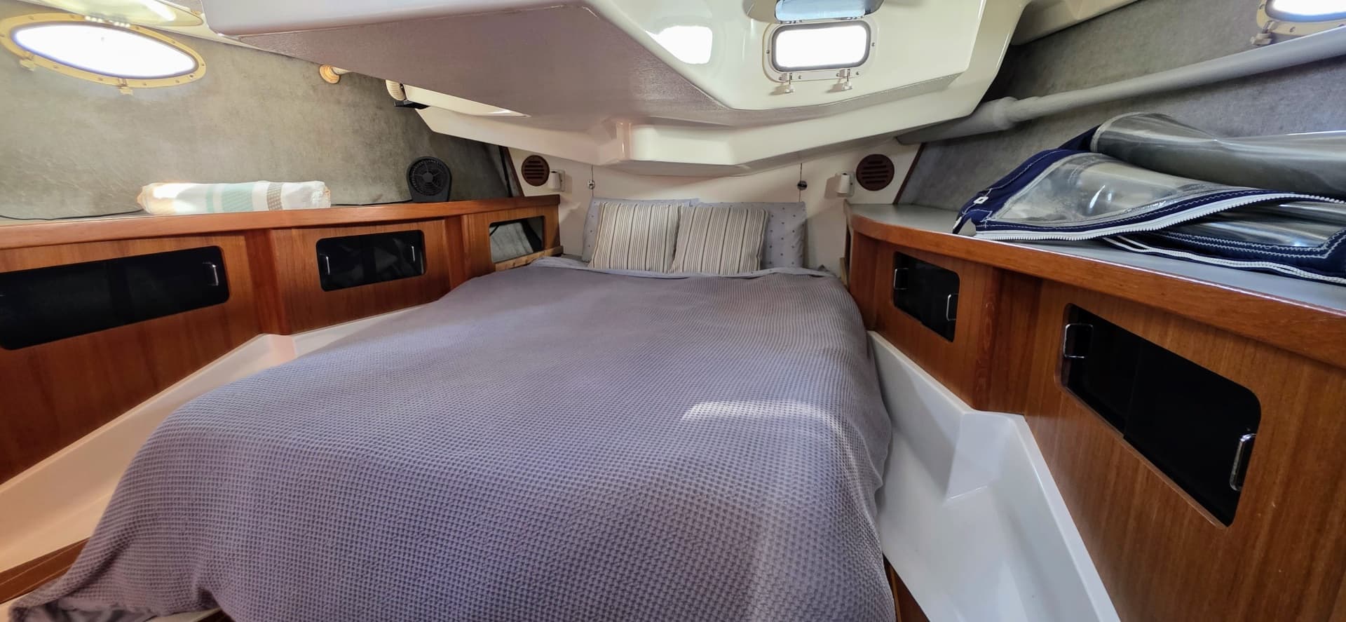1987 Hunter 37 Legend