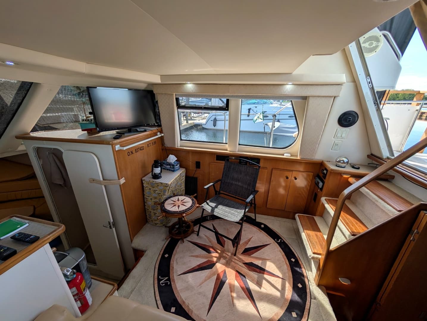 2001 Carver 326 Aft Cabin