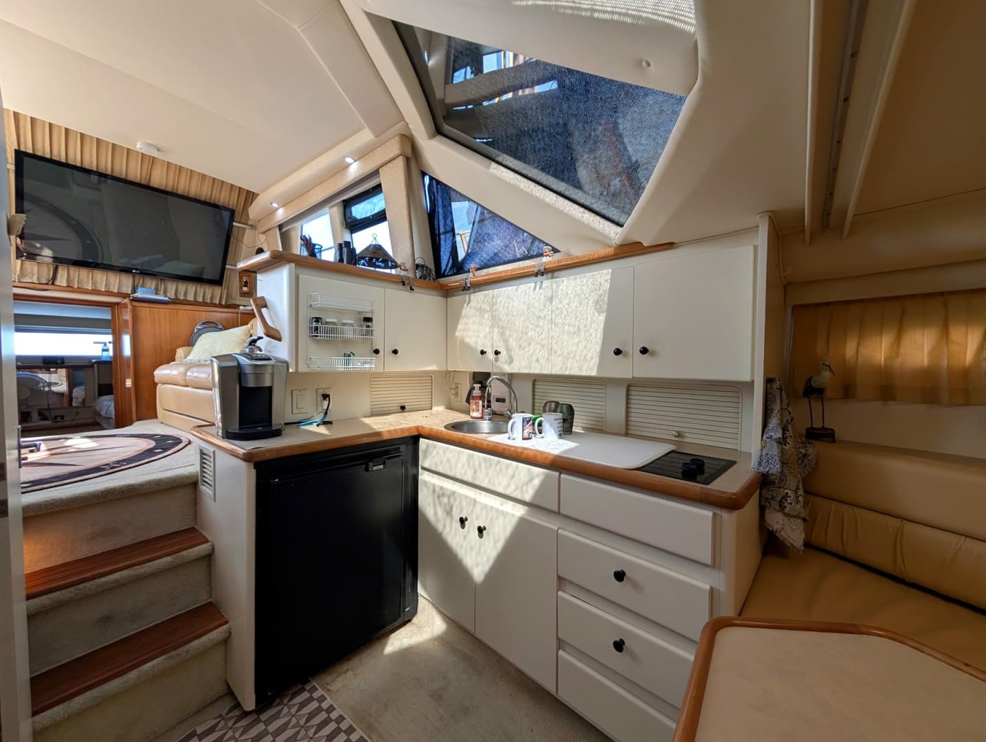 2001 Carver 326 Aft Cabin