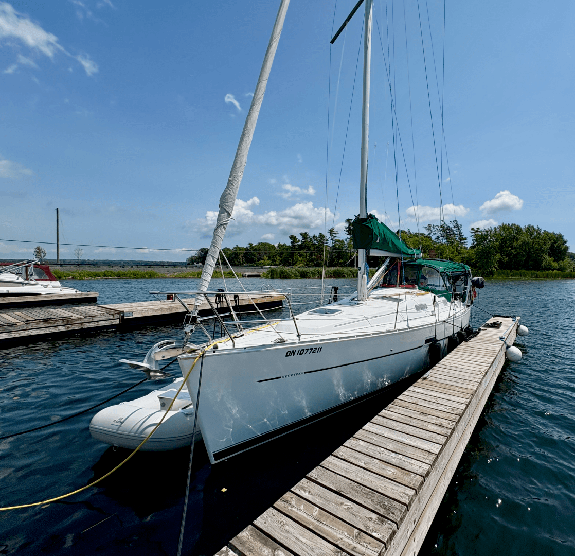 2005 Beneteau  323