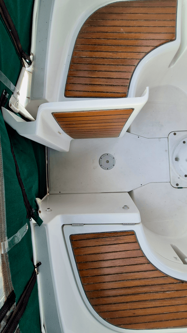 2005 Beneteau  323