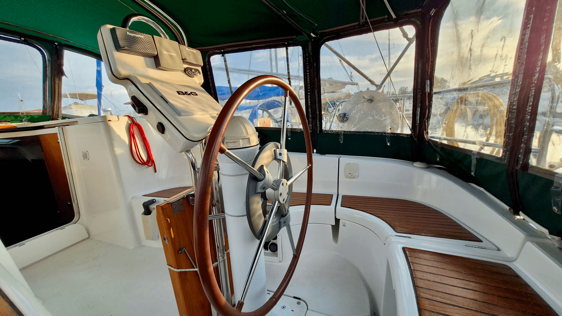 2005 Beneteau  323