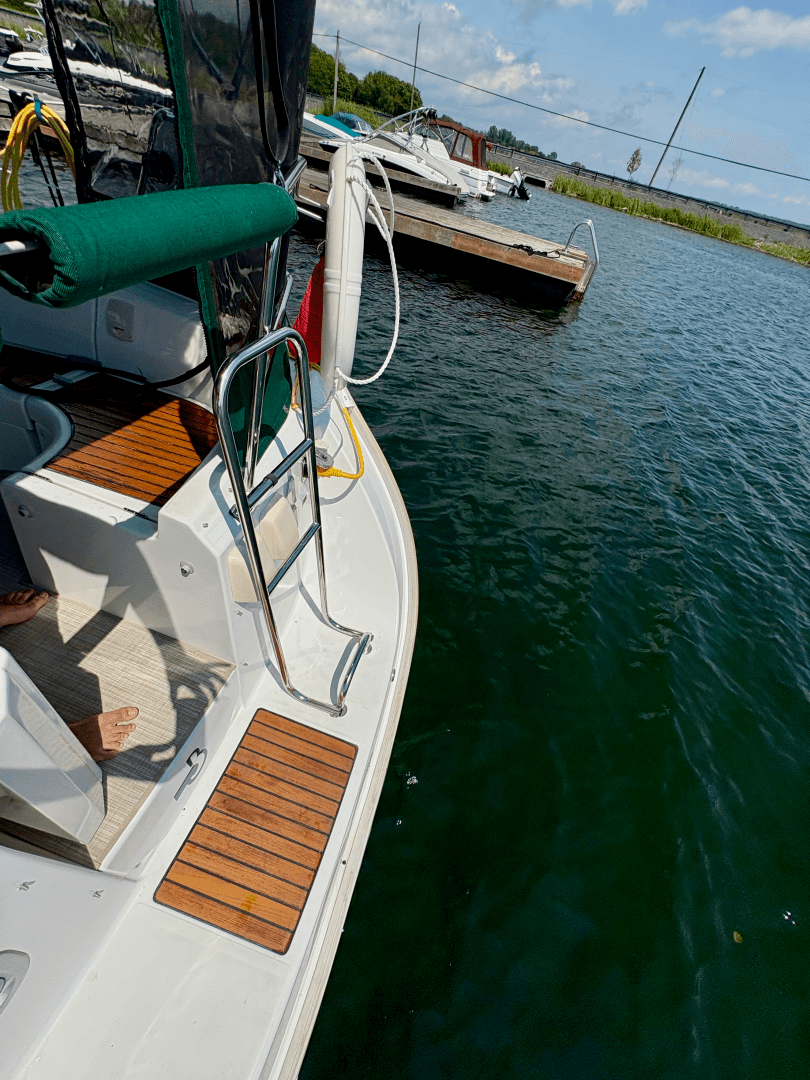 2005 Beneteau  323