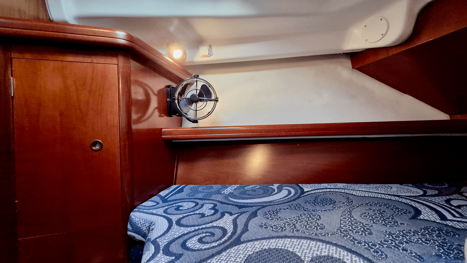2005 Beneteau  323