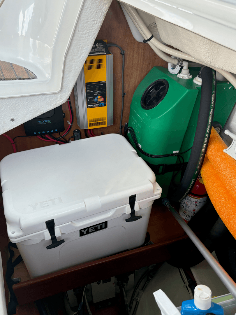 2005 Beneteau  323