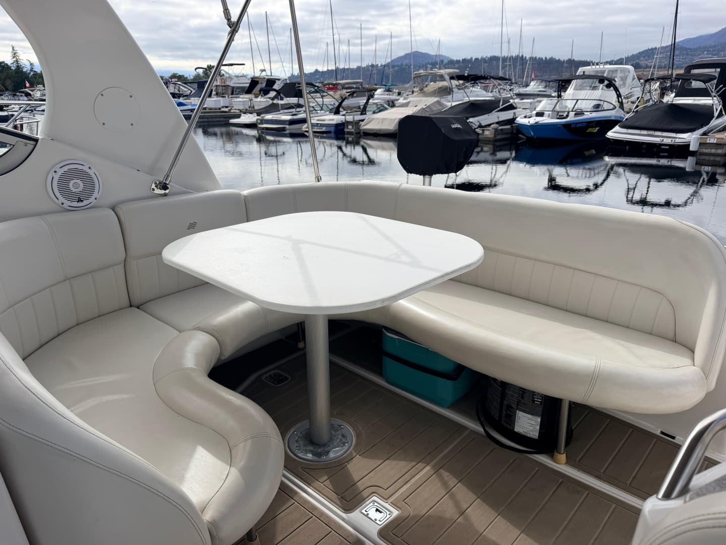 2003 Four Winns 298 Vista
