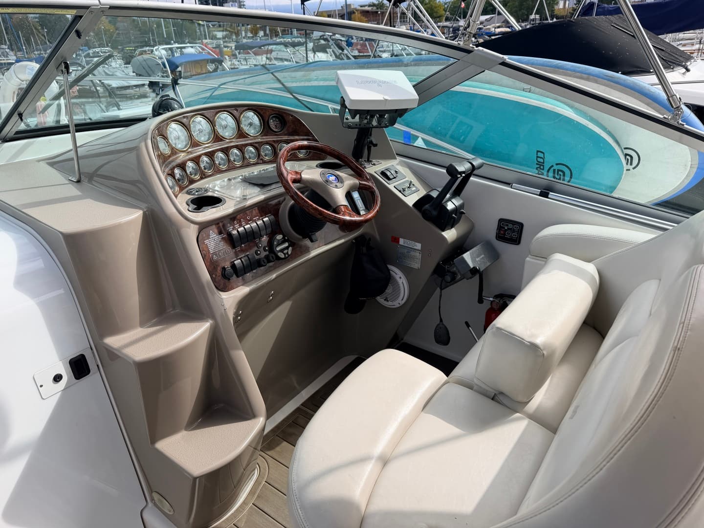 2003 Four Winns 298 Vista