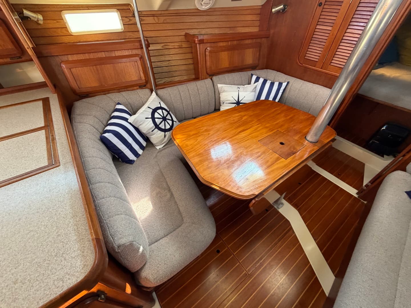 1990 Hunter Legend 37.5