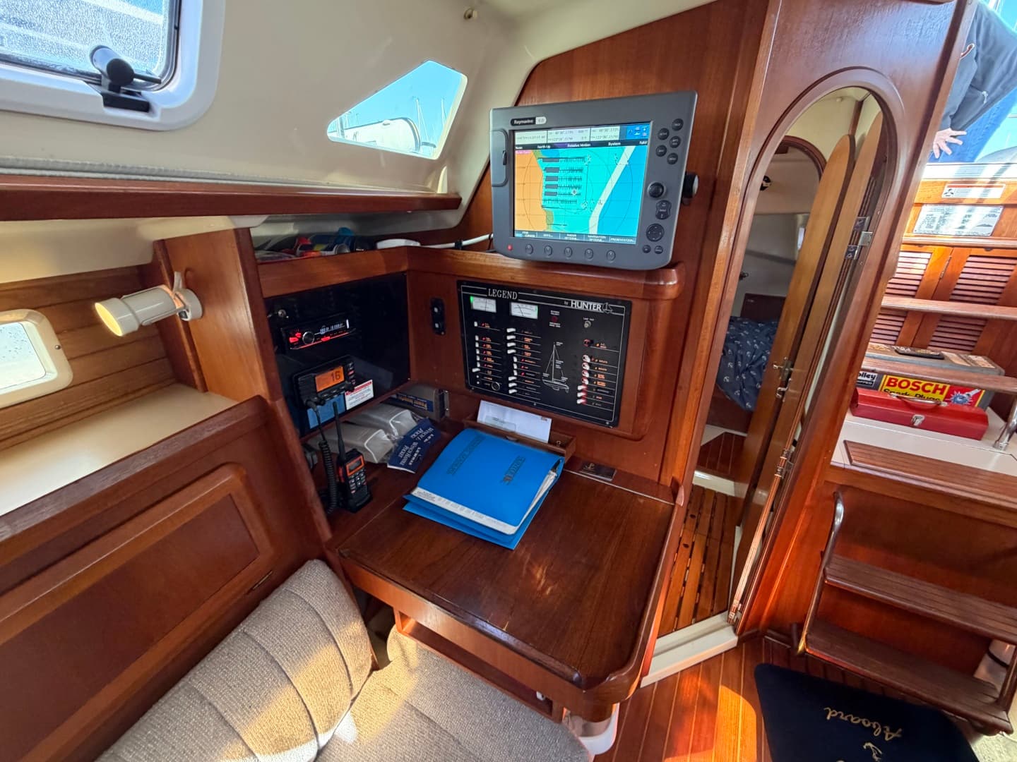 1990 Hunter Legend 37.5