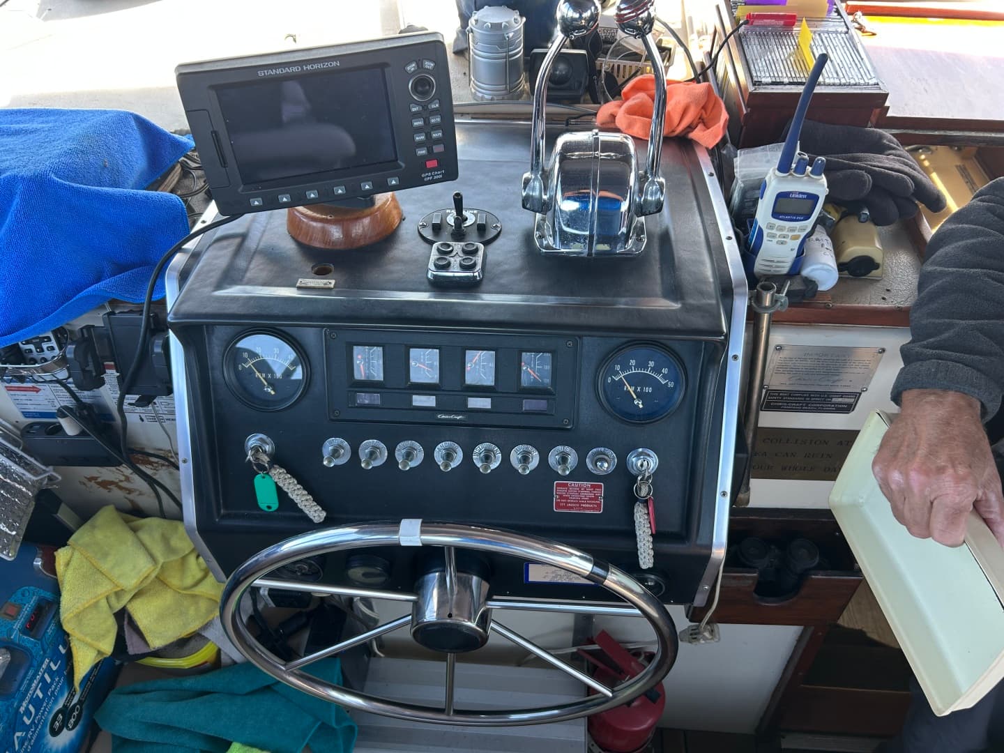 1976 Chris Craft  Catelina 350