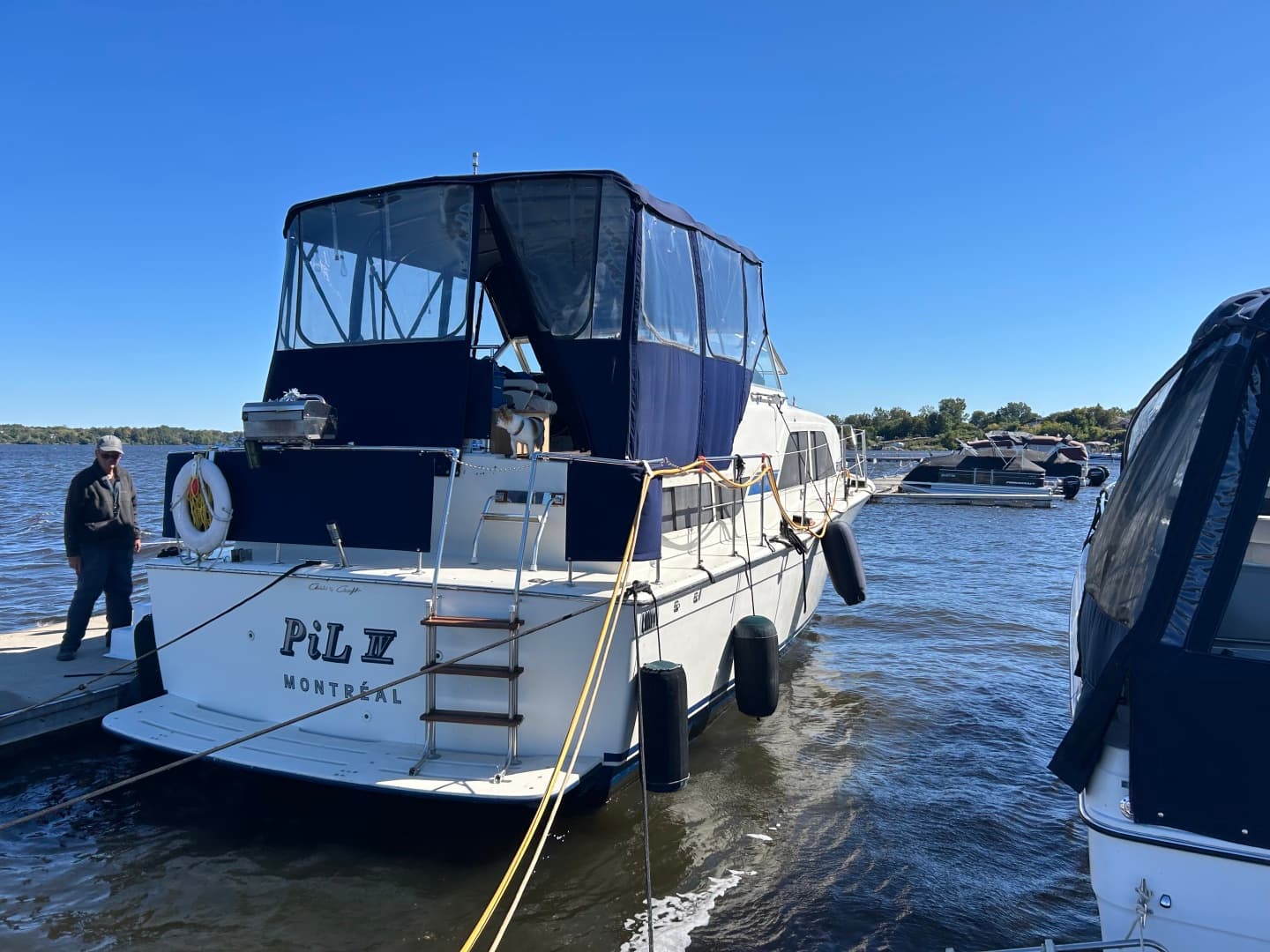 1976 Chris Craft  Catelina 350