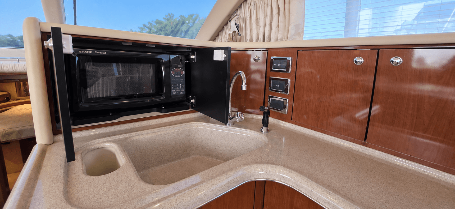 2003 Sea Ray 480 Sedan Bridge