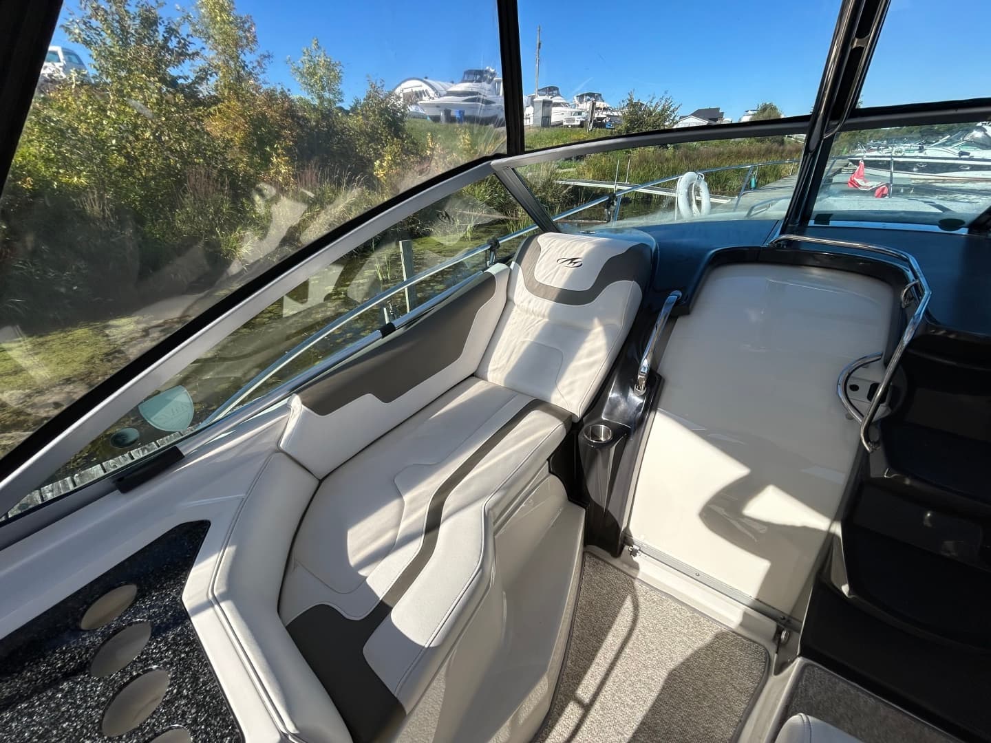 2013 Monterey  340 Sports Yacht