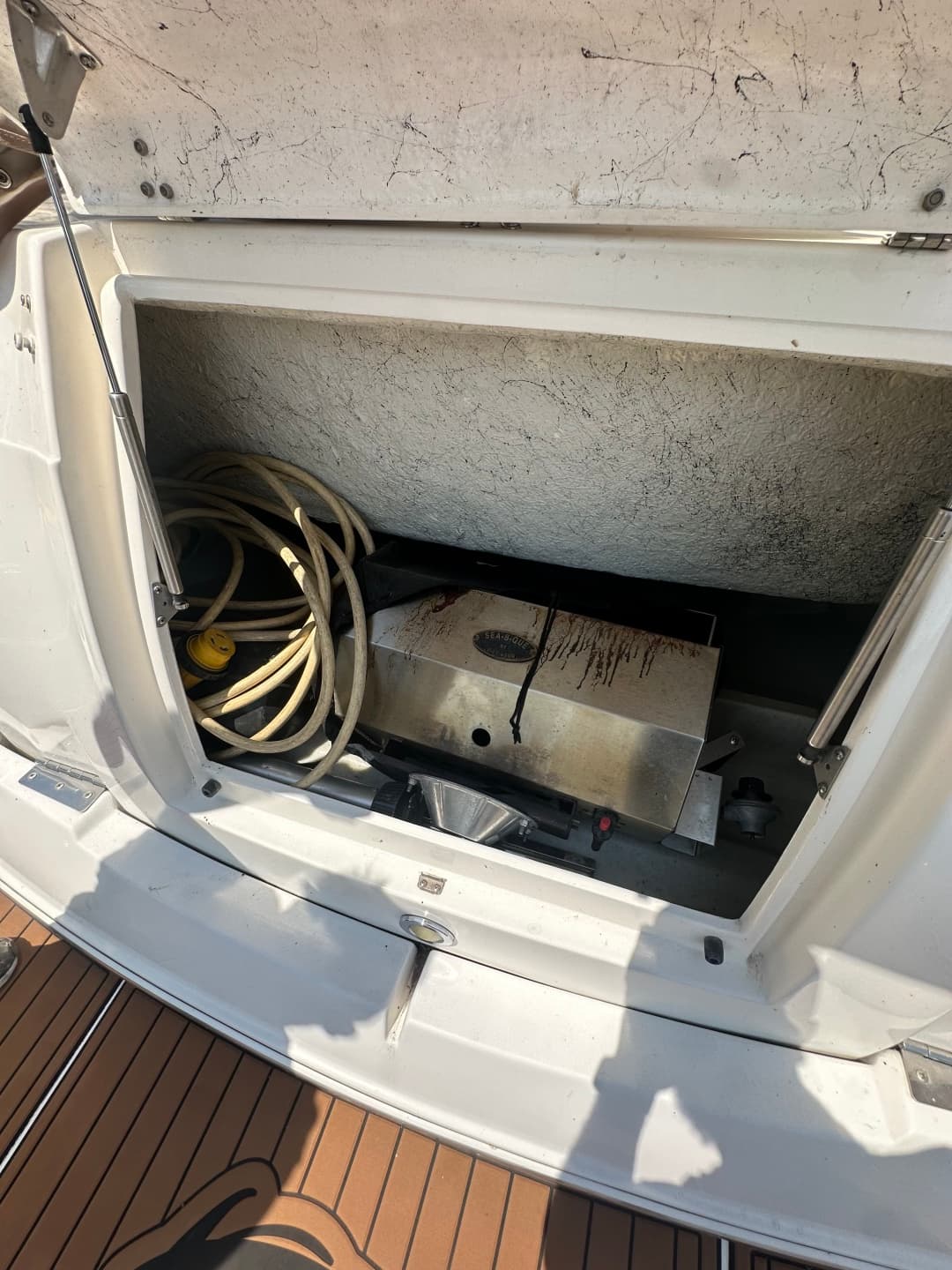 2006 Rinker 300 EC