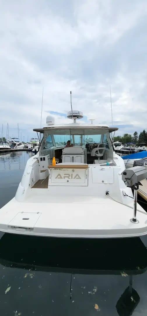 2008 Cruisers Yachts 390 Sport Coupe