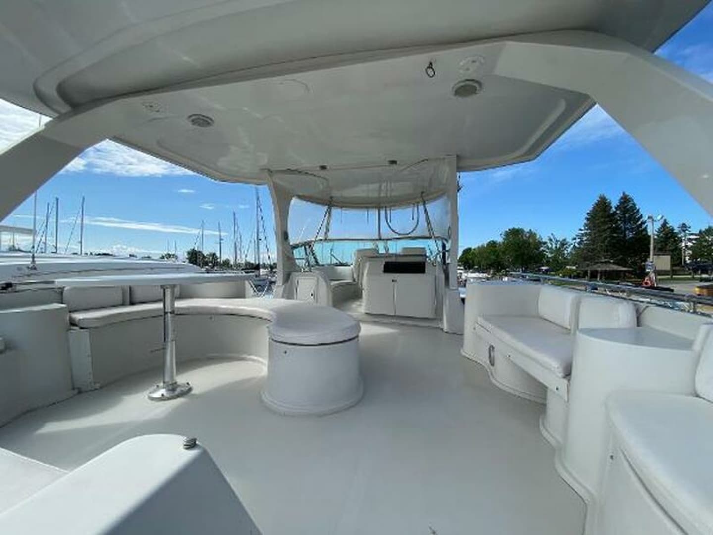 1999 Bluewater 5200