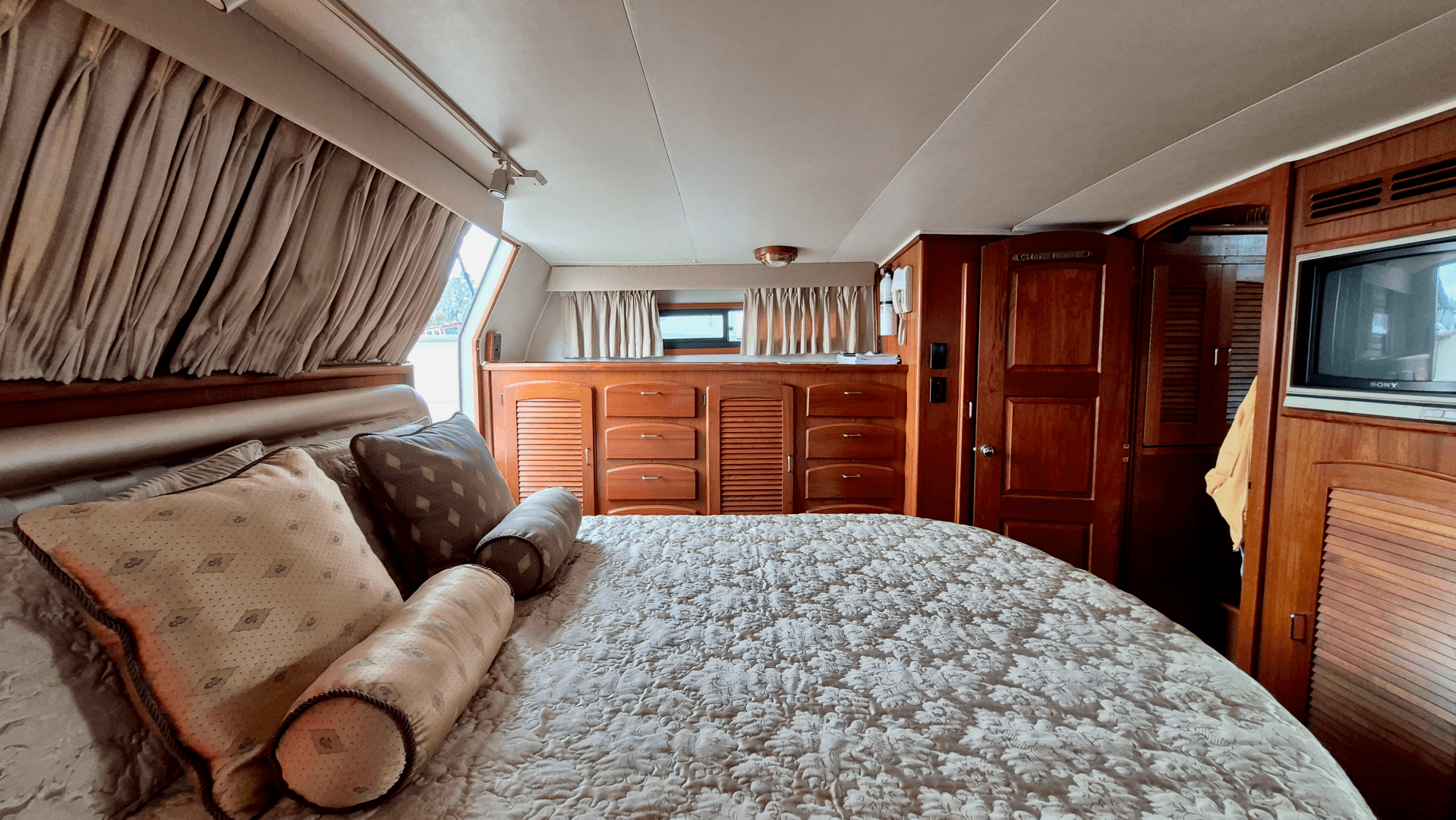 1989 Carver 48 Californian