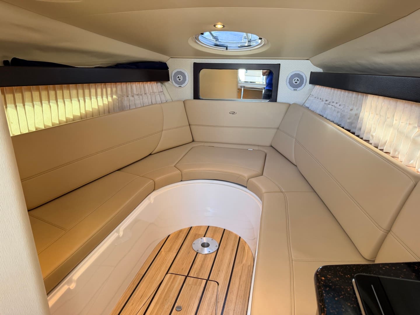 2014 Regal 28 Express