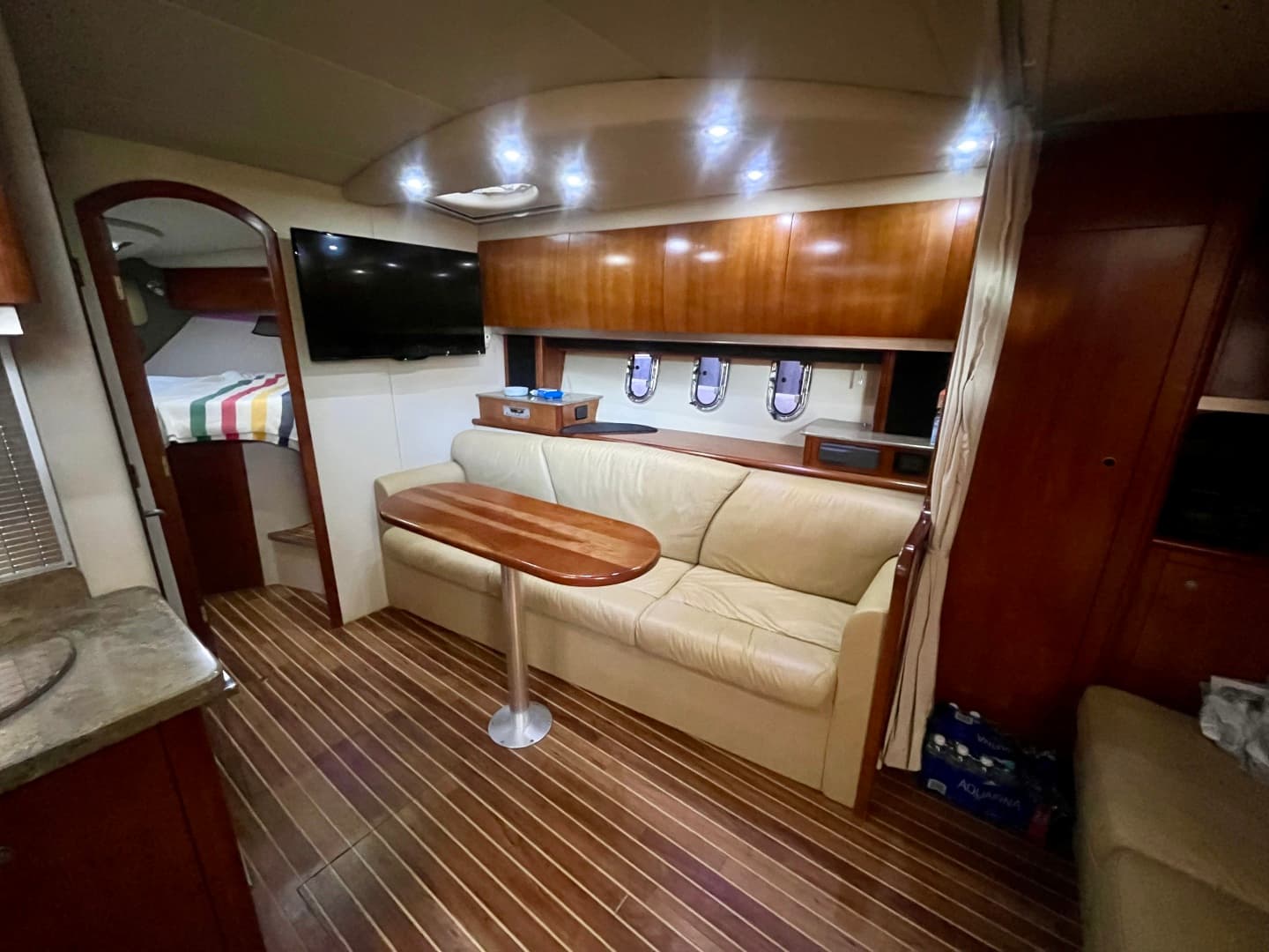 2008 Cruisers Yachts 390 Sport Coupe