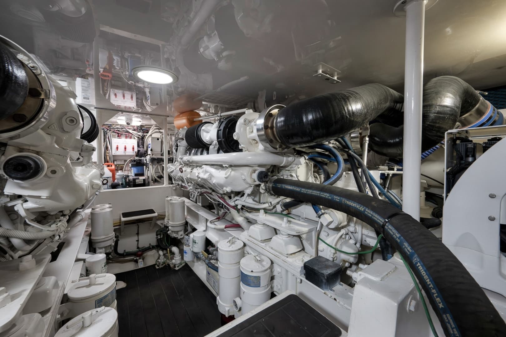 Viking 52 - THE HURRICANE - Engine Room