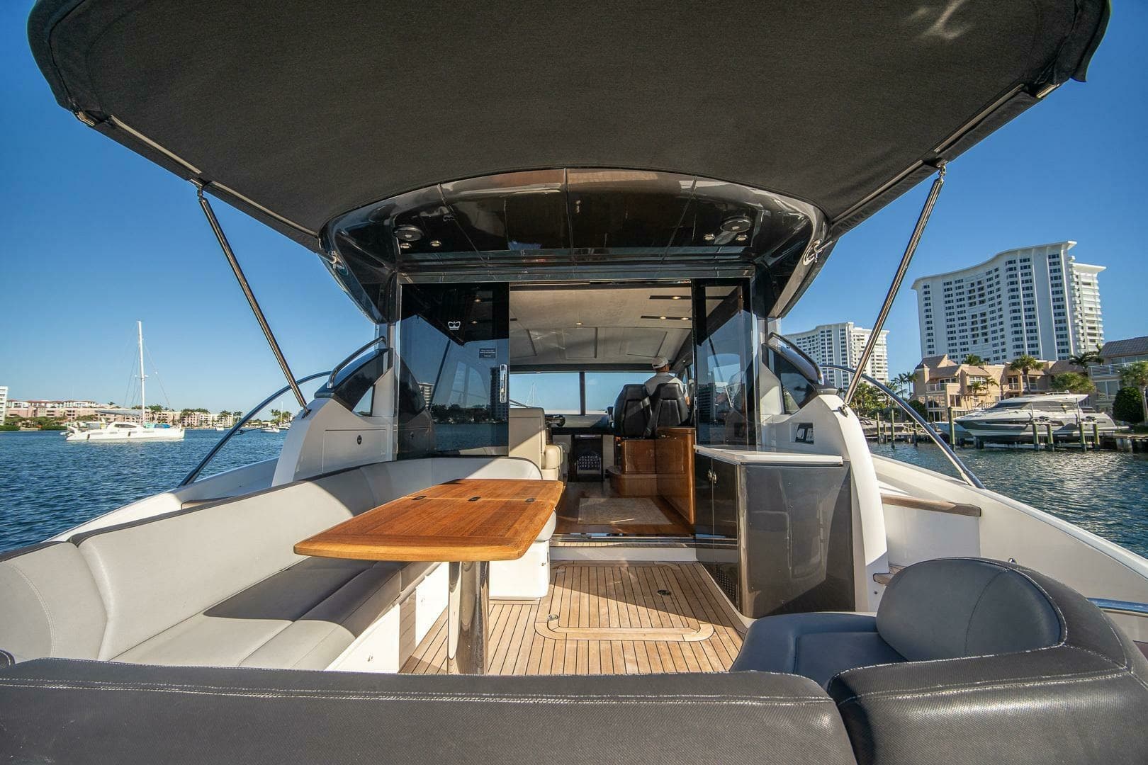 2016 Princess V48
