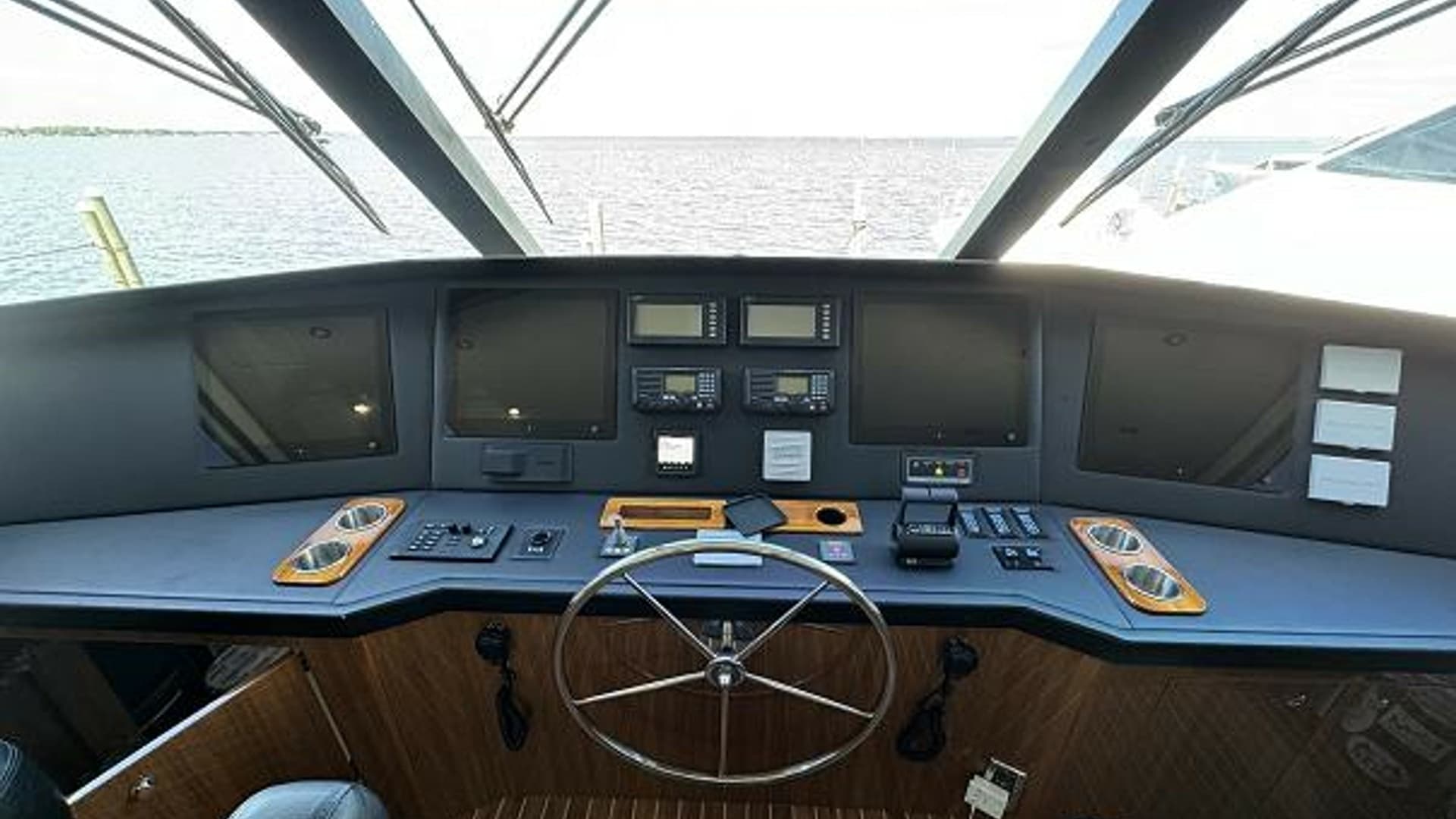 2007 74 Viking 74 Enclosed Bridge Never Settle - Helm Console