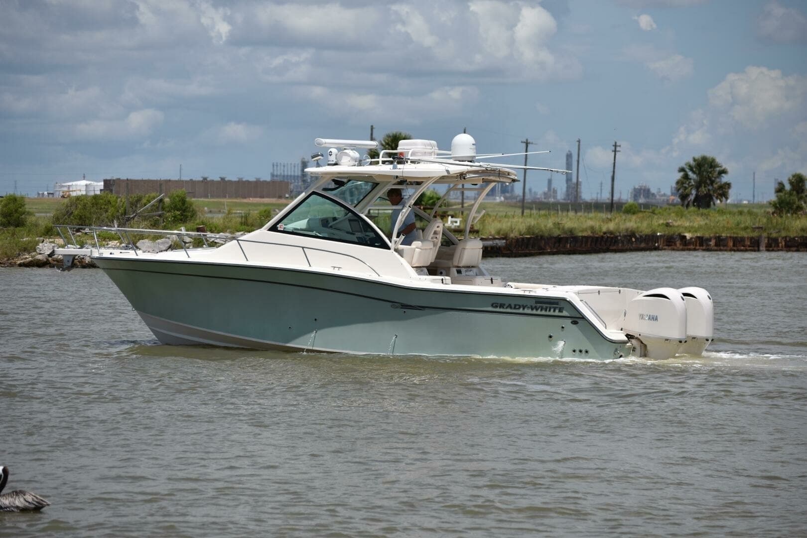 2016 Grady-White 330 Express 