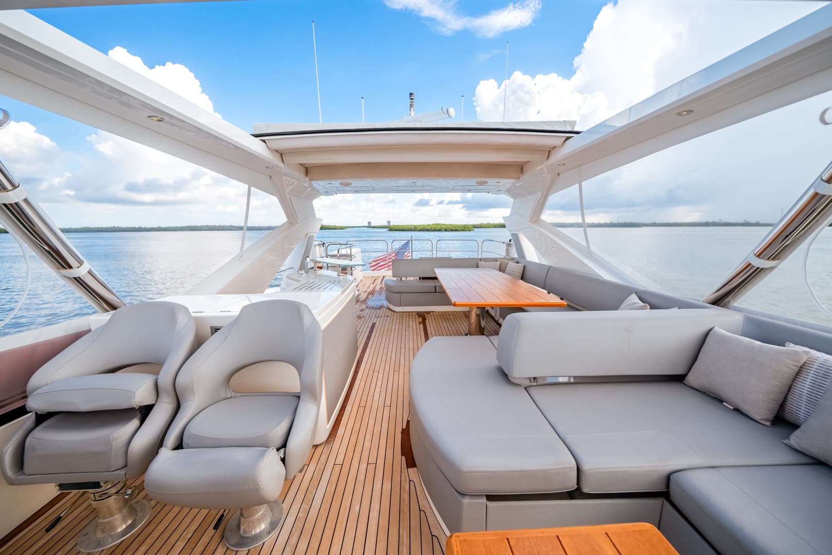 2019 Sunseeker 76 Flybridge