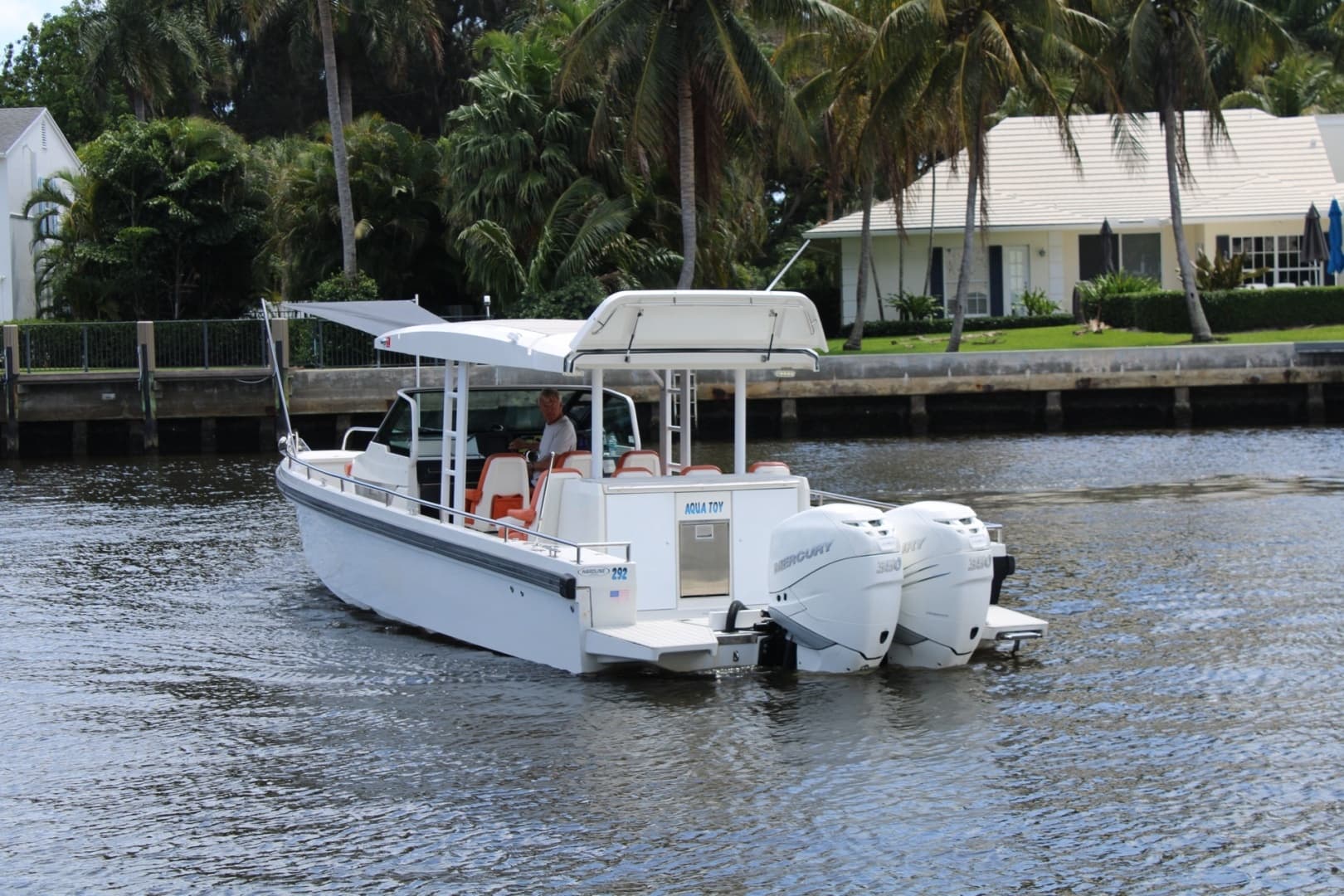Axopar 37 - Exterior Profile