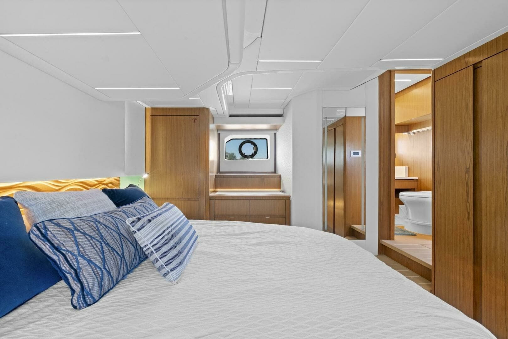 2023 Tiara Yachts EX 60