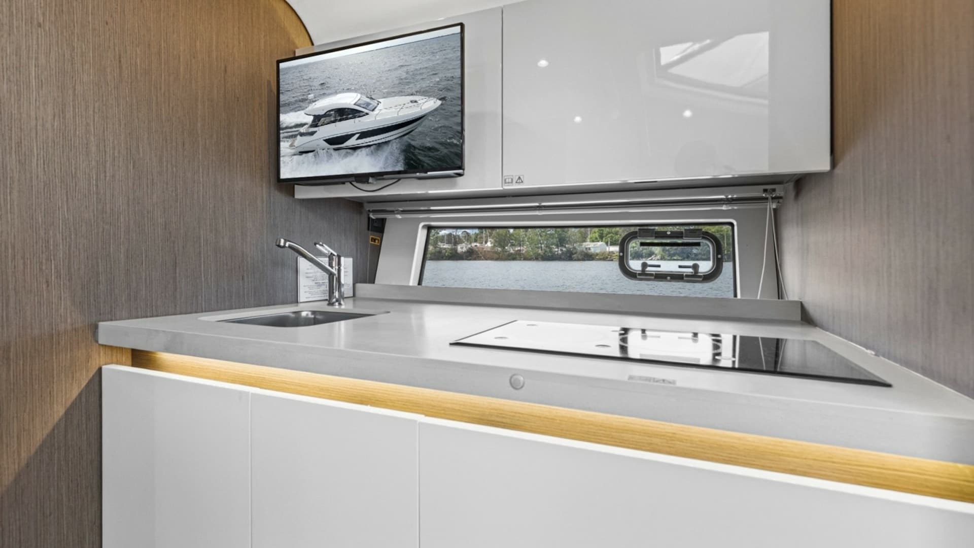 2022 Beneteau 41 Grand Turismo War Downs Eagle Wet Bar