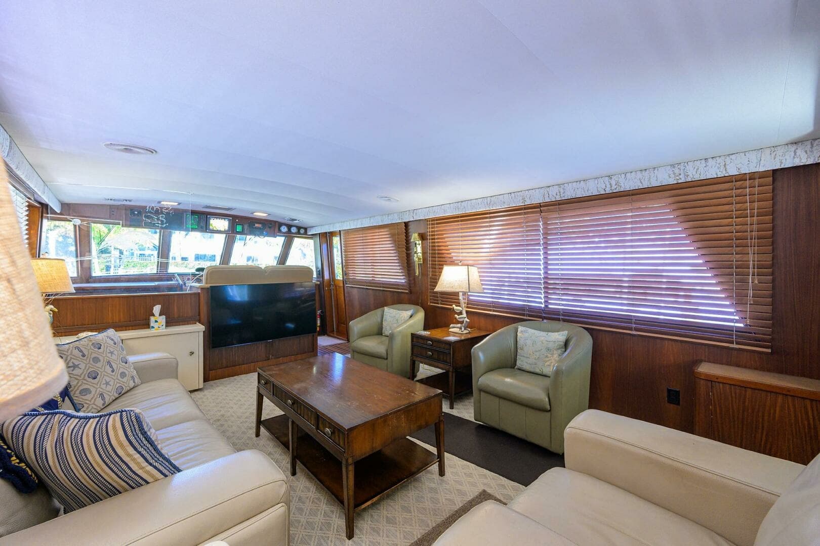 Hatteras 63 - Phantom - Salon