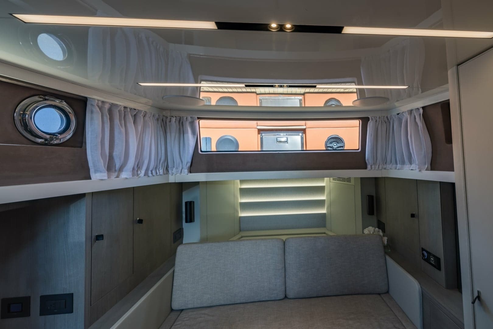 2022 Cranchi A46 Luxury Tender