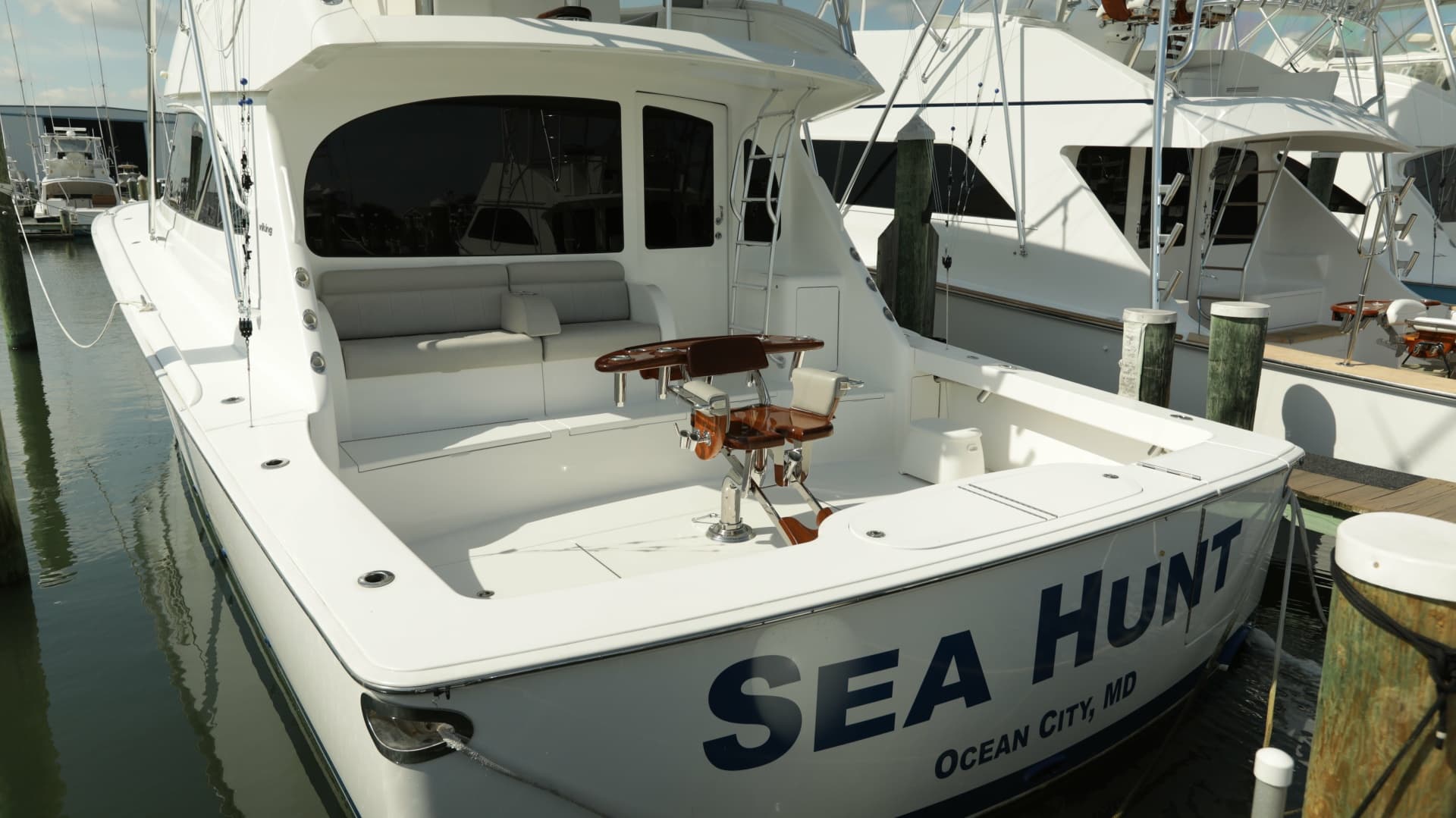 2023 Viking 54 Convertible