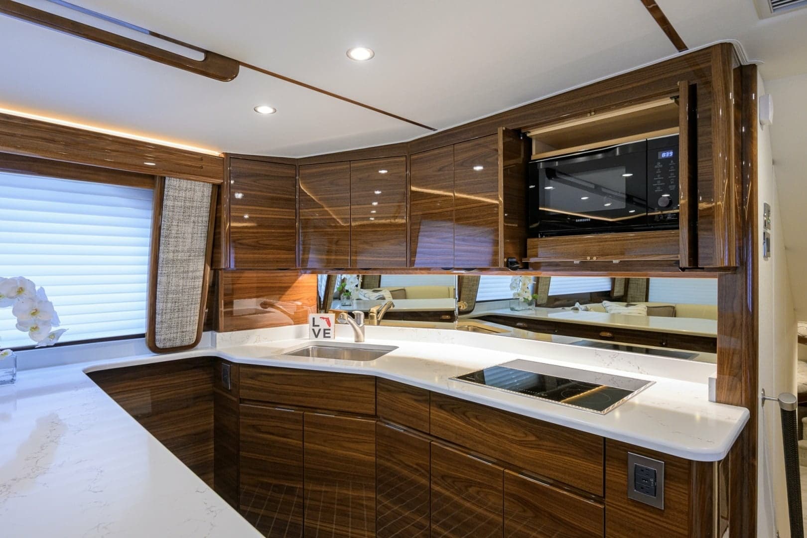 Viking 54 - Dog House - Galley