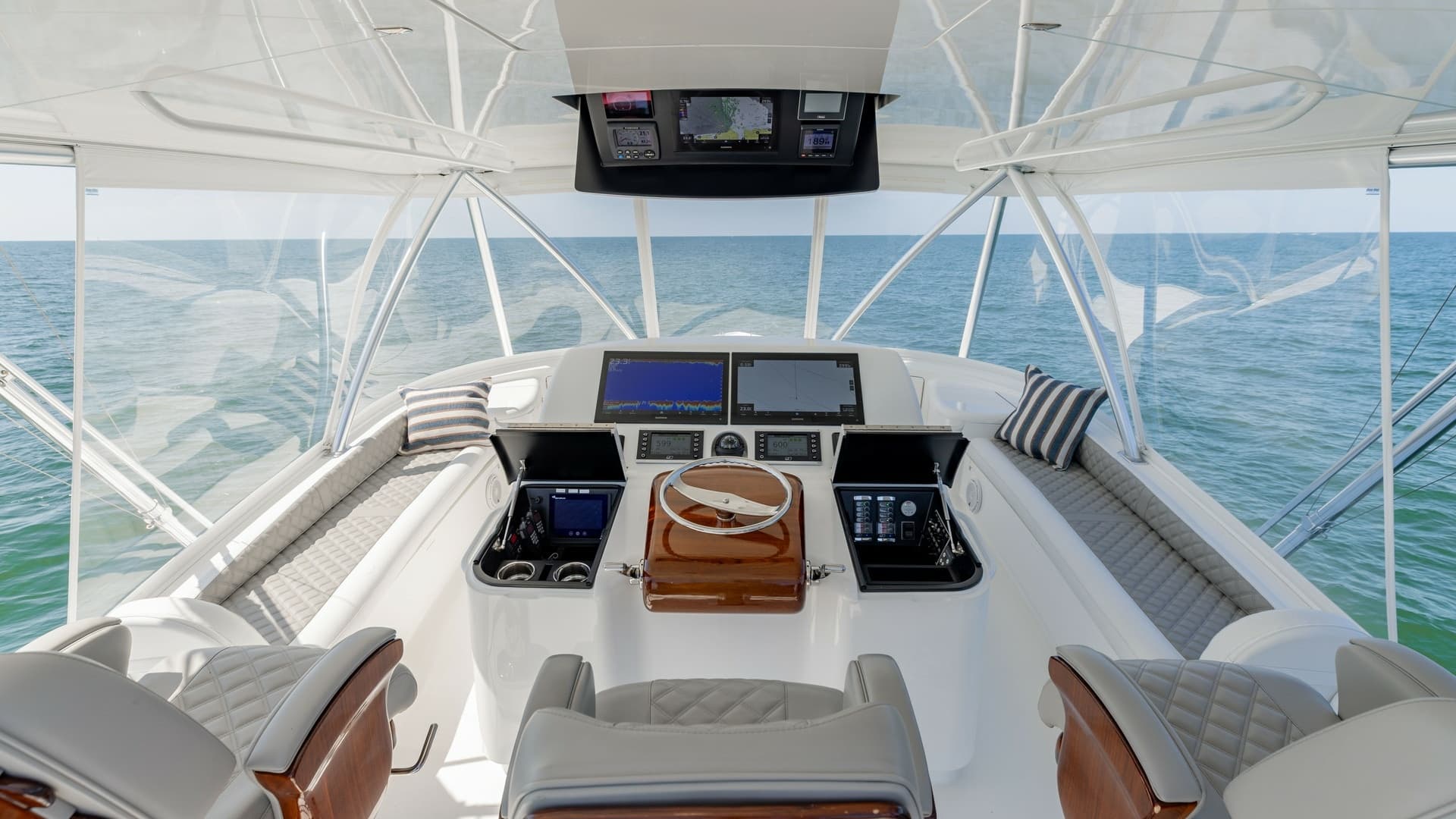 Flybridge Helm Station with Seating