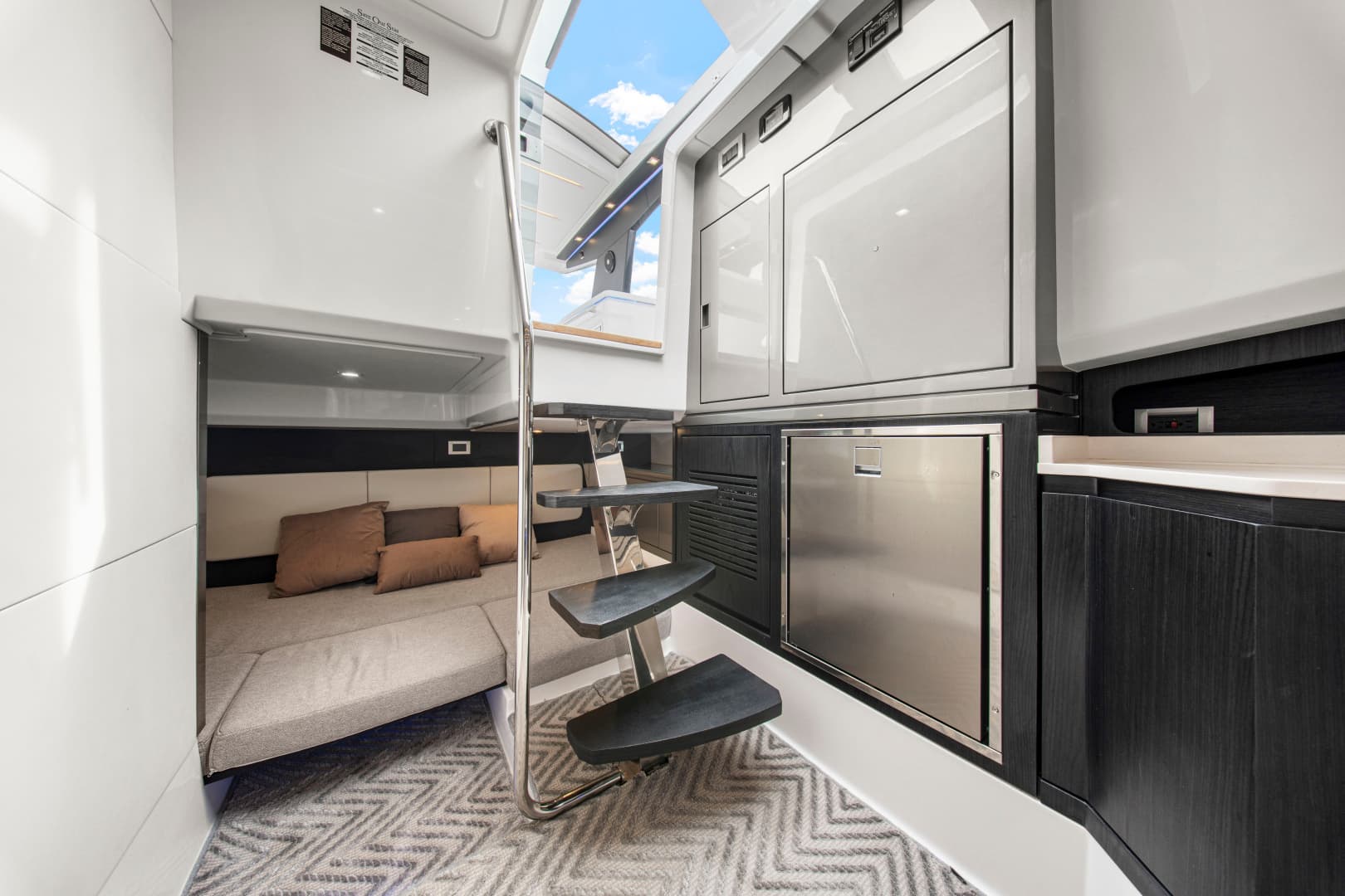 2025 Schaefer 375 HT