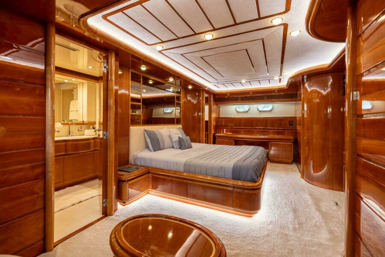 2001 Ferretti 94 Raised Pilothouse - Dreamchaser -Master Stateroom