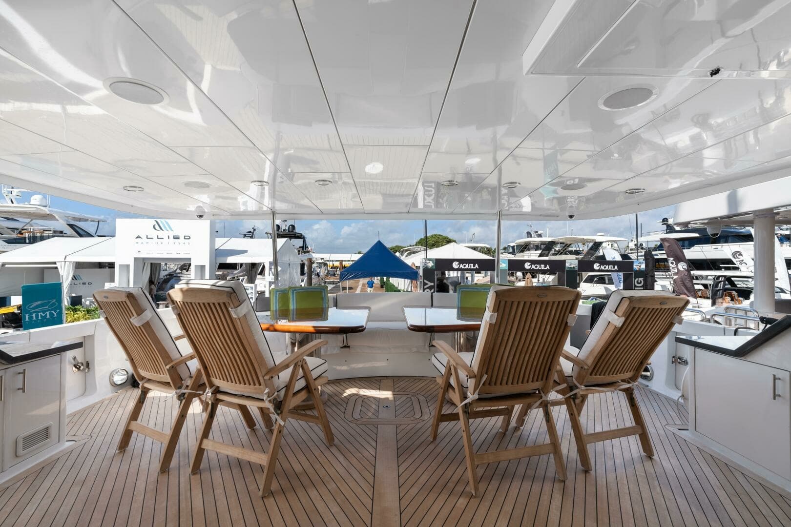 Hatteras 100 MAGIC - Aft Deck