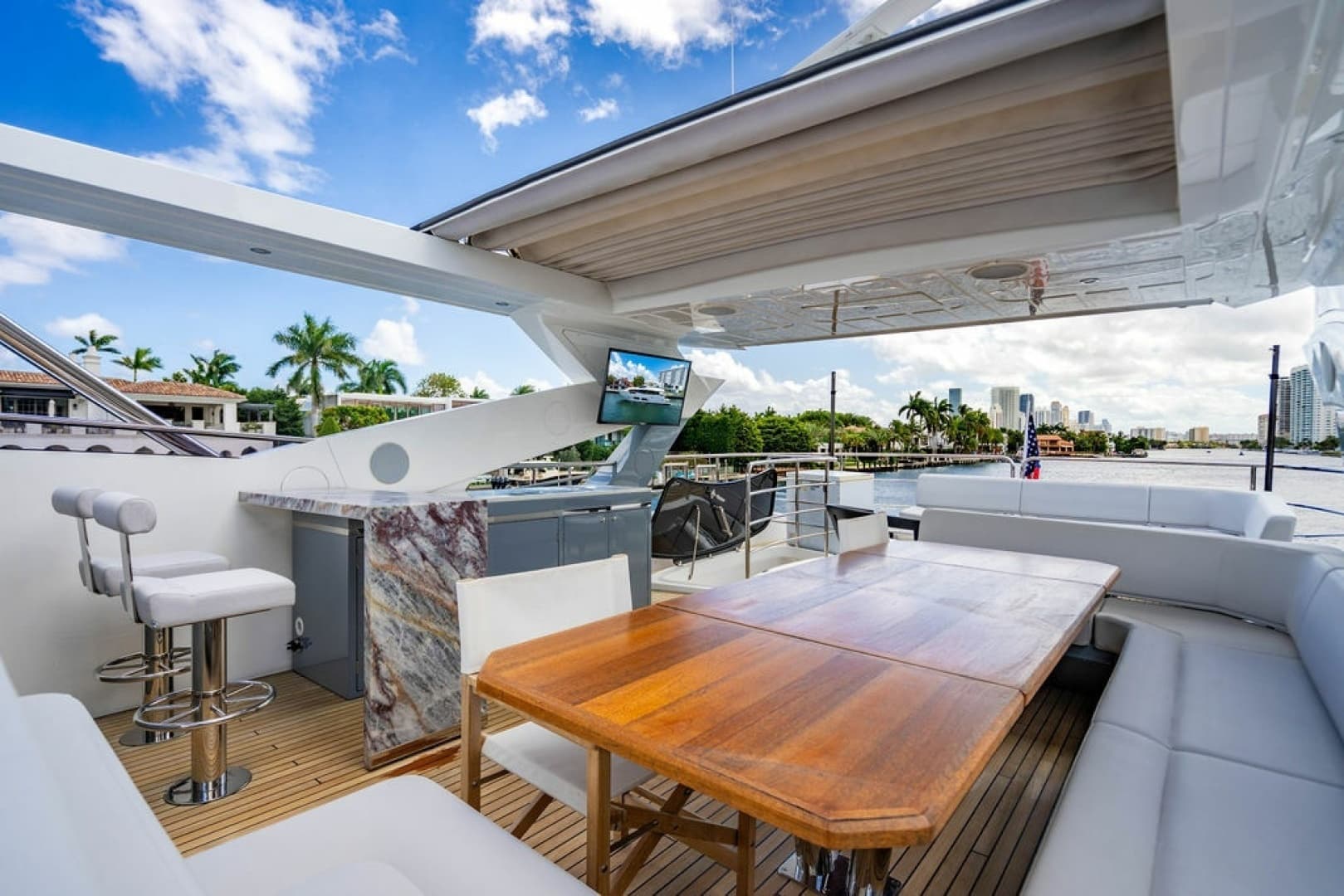 2019 Sunseeker 95 Motor Yacht