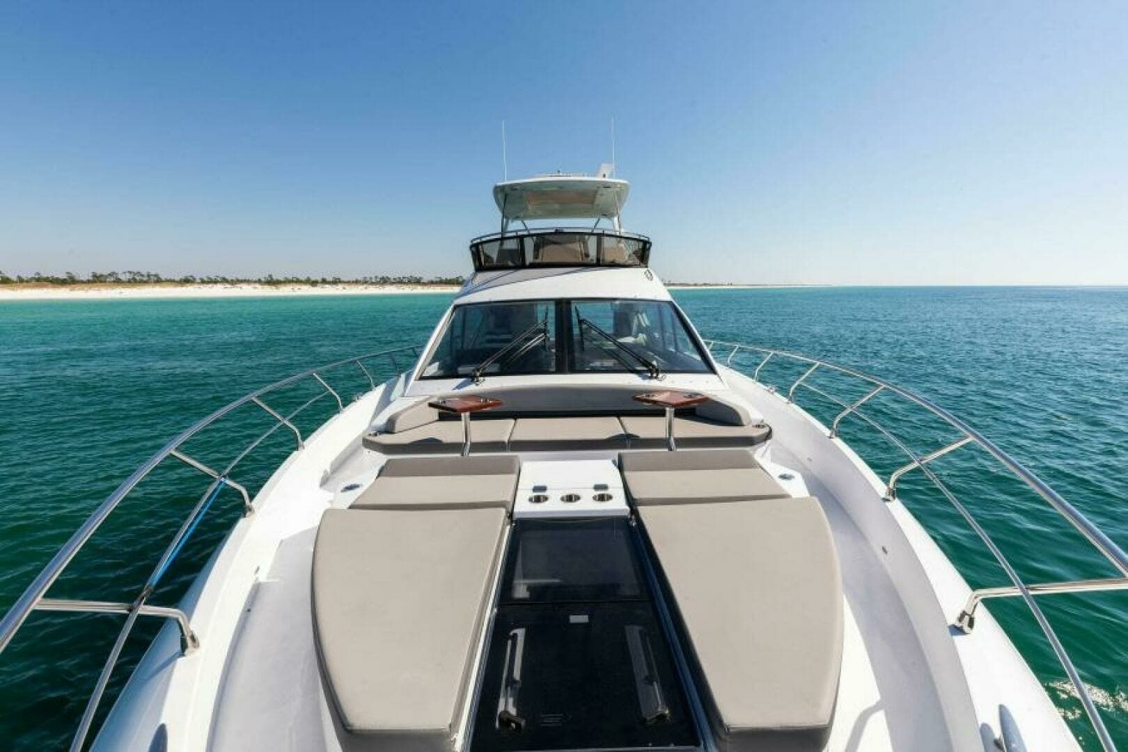 2023 Cruisers Yachts 60 Cantius Fly  Bow (4)
