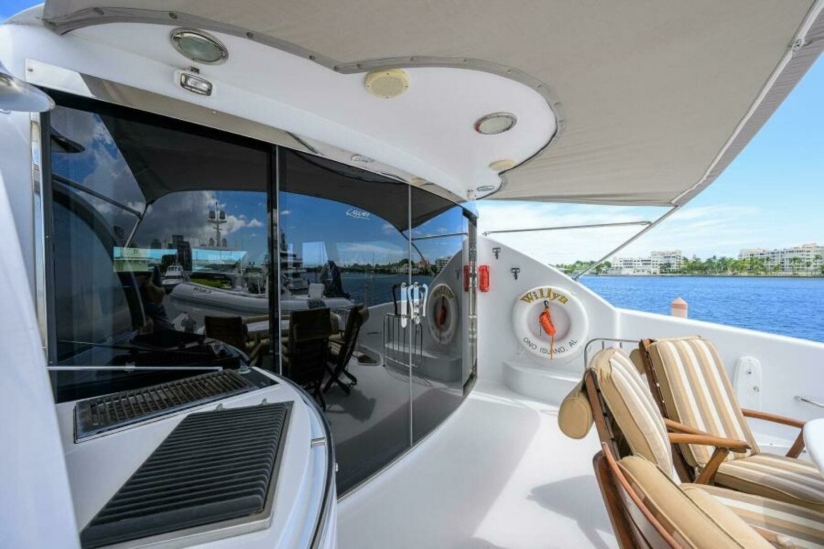 Lazzara 80 WILLYN - Enclosed Flybridge Aft Deck