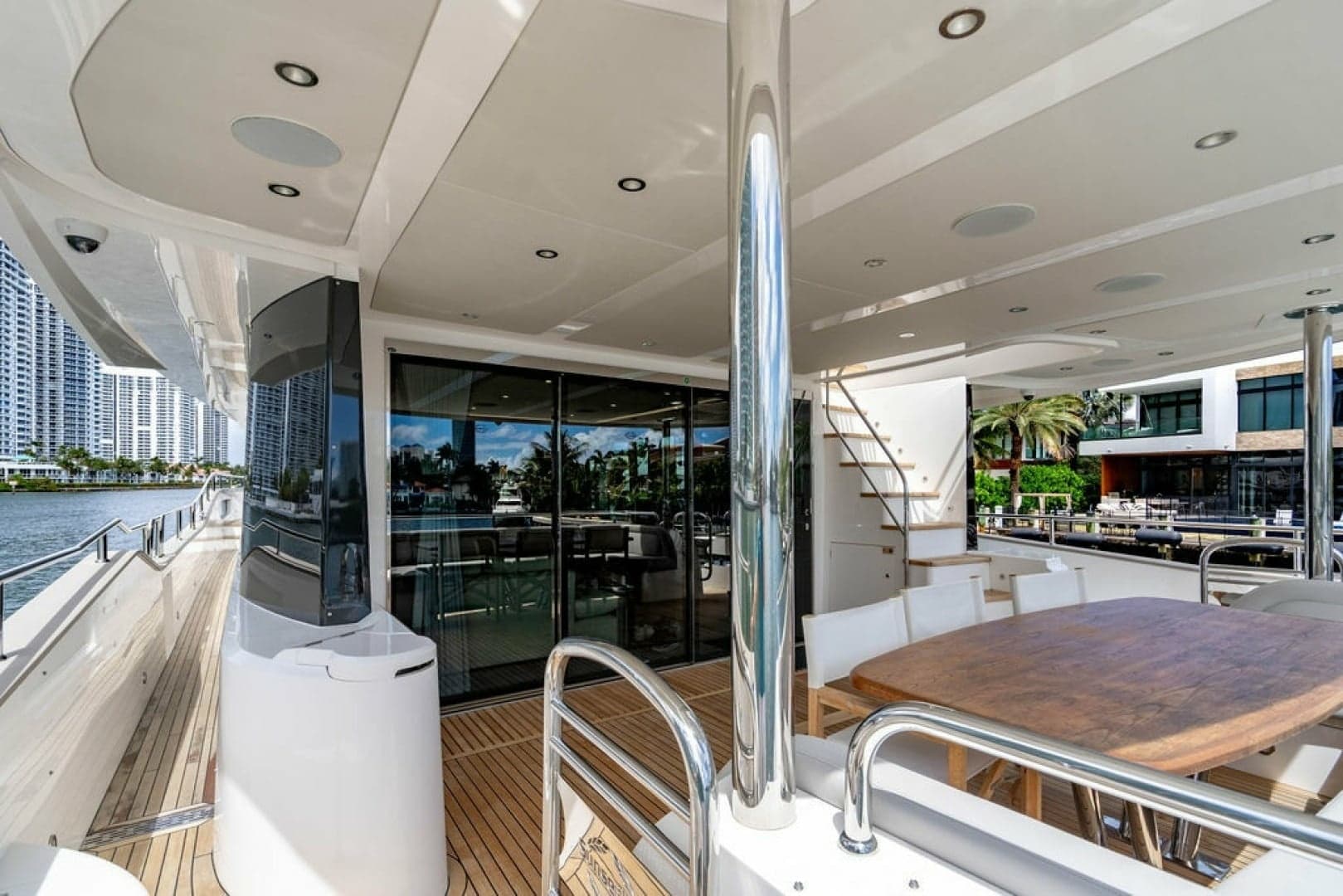 2019 Sunseeker 95 Motor Yacht