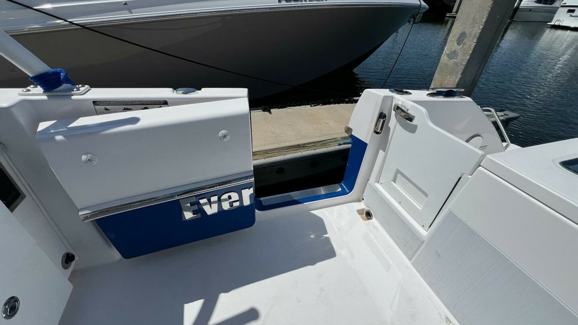 2019 Everglades 340 Dual Console- Cockpit 