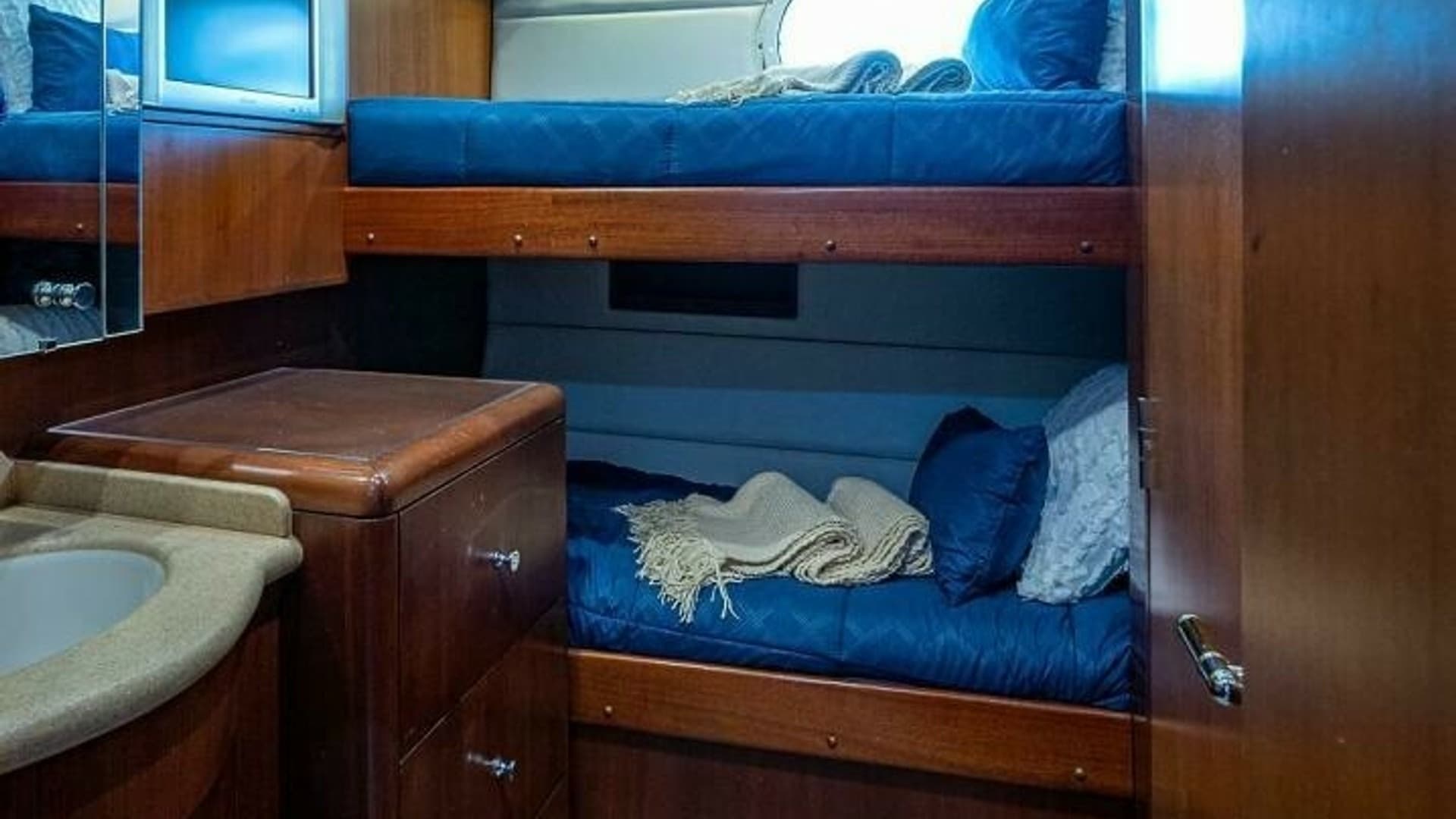 Cozy Twin Bunk Cabin Interior
