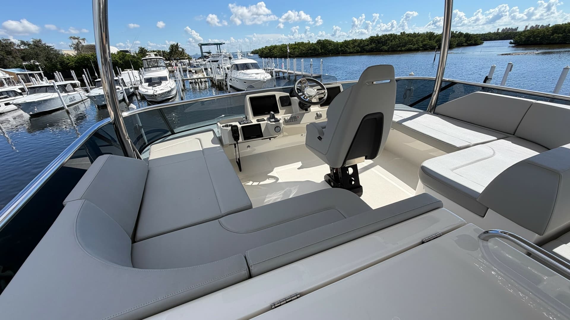 Flybridge Helm with Seating Area