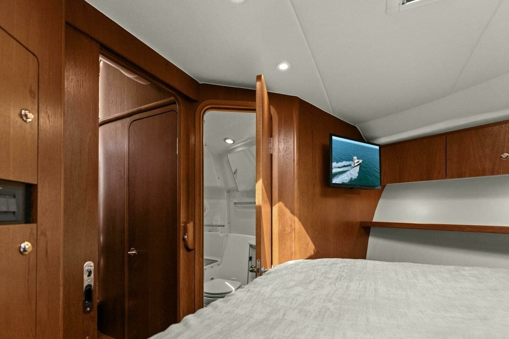 2013 Tiara Yachts 3900 Convertible